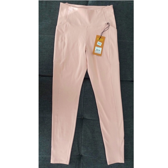 Girlfriend Collective - high-waist leggings with pockets in Misty Rose (Medium) - Picture 3 of 7
